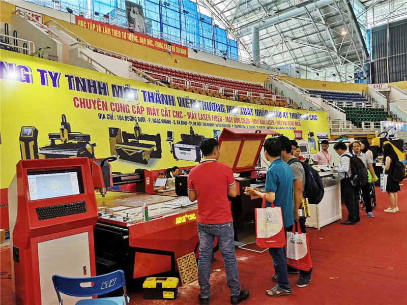 im电竞数控参加2018年8月越南展会